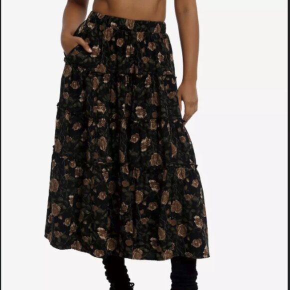 Hot Topic Dresses & Skirts - BLACK & BROWN ROSE TIERED MIDI SKIRT XL